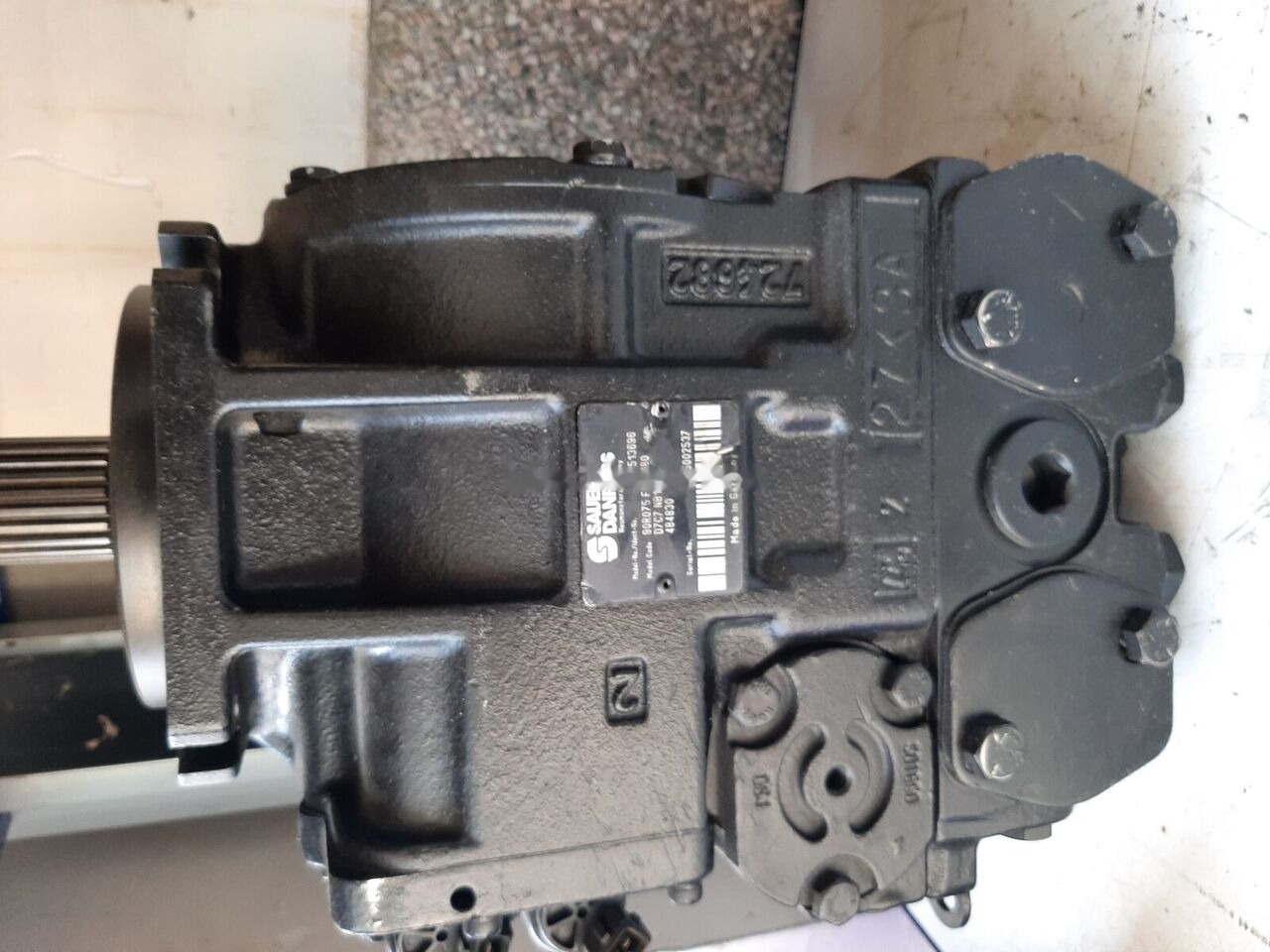 Sauer-Danfoss for construction roller - Hidraulikus szivattyú - Henger: 1 kép. Sauer-Danfoss for construction roller - Hidraulikus szivattyú - Henger: 1 kép.