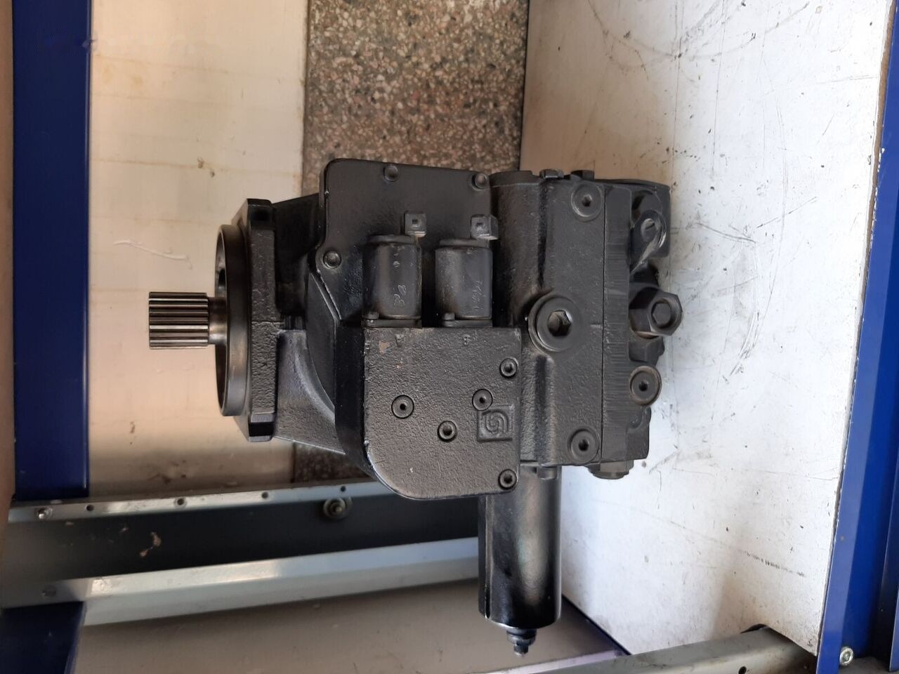 Sauer-Danfoss for construction roller - Hidraulikus szivattyú - Henger: 2 kép. Sauer-Danfoss for construction roller - Hidraulikus szivattyú - Henger: 2 kép.