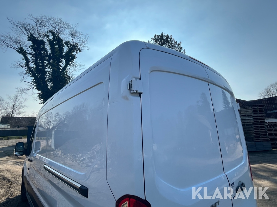 Kisteherautó Varevogn Ford Transit: 12 kép.