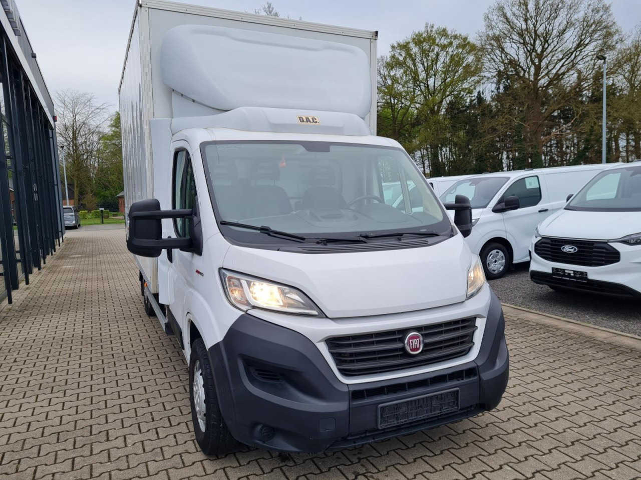 Fiat Ducato 35 Koffer 150 maxi Multijet Klima - Dobozos kisteherautó: 2 kép. Fiat Ducato 35 Koffer 150 maxi Multijet Klima - Dobozos kisteherautó: 2 kép.