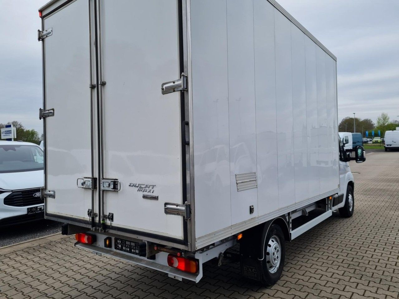 Fiat Ducato 35 Koffer 150 maxi Multijet Klima - Dobozos kisteherautó: 4 kép. Fiat Ducato 35 Koffer 150 maxi Multijet Klima - Dobozos kisteherautó: 4 kép.