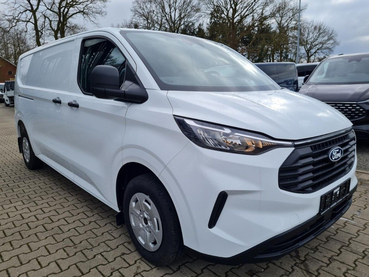 Ford Custom Kasten 320 L2 Trend KLIMA KAMERA TEMPOMAT - Kis furgon: 3 kép. Ford Custom Kasten 320 L2 Trend KLIMA KAMERA TEMPOMAT - Kis furgon: 3 kép.