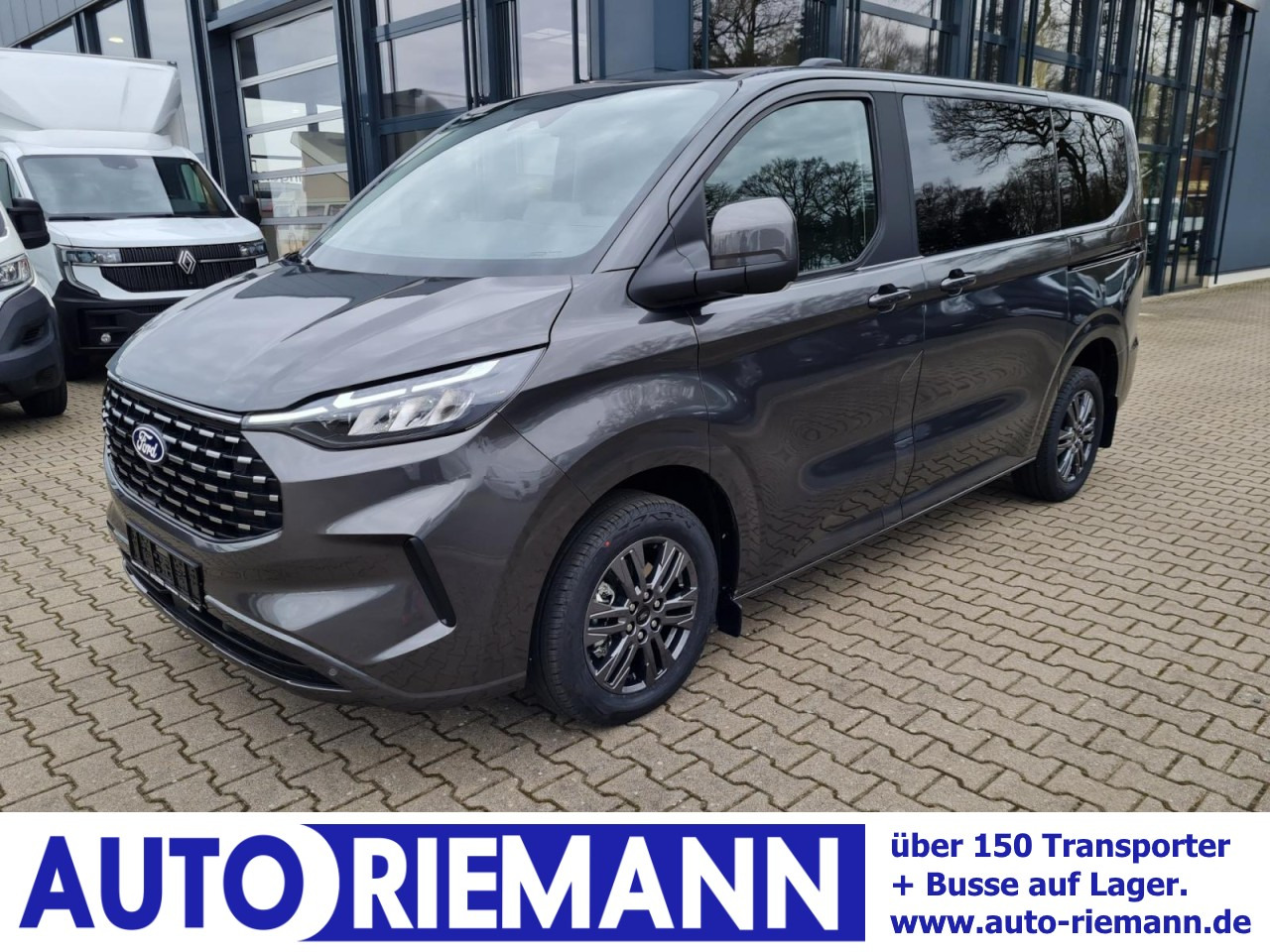 Ford Tourneo Custom 320 L1 AG Titanium X AHK LED NAVI 2X SCHIEBE - Kisbusz: 1 kép. Ford Tourneo Custom 320 L1 AG Titanium X AHK LED NAVI 2X SCHIEBE - Kisbusz: 1 kép.