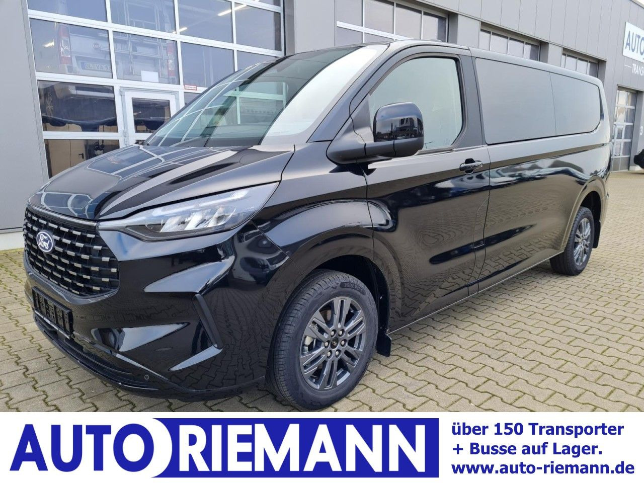 Ford Tourneo Custom 320 L2 Titanium 9 Sitze STANDHZ - Kisbusz: 1 kép. Ford Tourneo Custom 320 L2 Titanium 9 Sitze STANDHZ - Kisbusz: 1 kép.