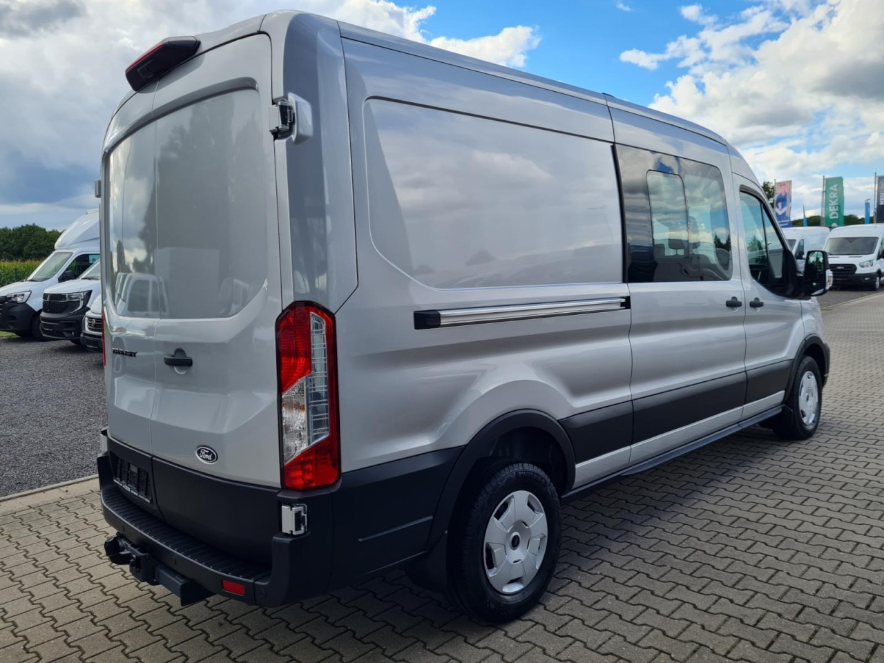 Ford Transit 3,5t Kasten Doka TDCi L3 Trend AHK PDC KAMERA - Furgon, Duplakabinos kisteherautó: 4 kép. Ford Transit 3,5t Kasten Doka TDCi L3 Trend AHK PDC KAMERA - Furgon, Duplakabinos kisteherautó: 4 kép.