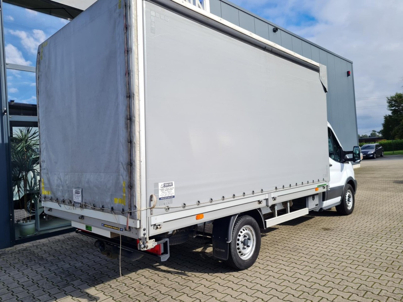 Ford Transit 35 Pritsche Schiebe Plane TDCi L3 KLIMA - Ponyvás kisteherautó: 5 kép. Ford Transit 35 Pritsche Schiebe Plane TDCi L3 KLIMA - Ponyvás kisteherautó: 5 kép.