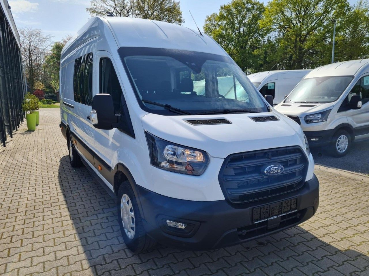 Ford Transit 350 Kasten L4H3 Doka Trend Mixto RWD - Furgon, Duplakabinos kisteherautó: 2 kép. Ford Transit 350 Kasten L4H3 Doka Trend Mixto RWD - Furgon, Duplakabinos kisteherautó: 2 kép.
