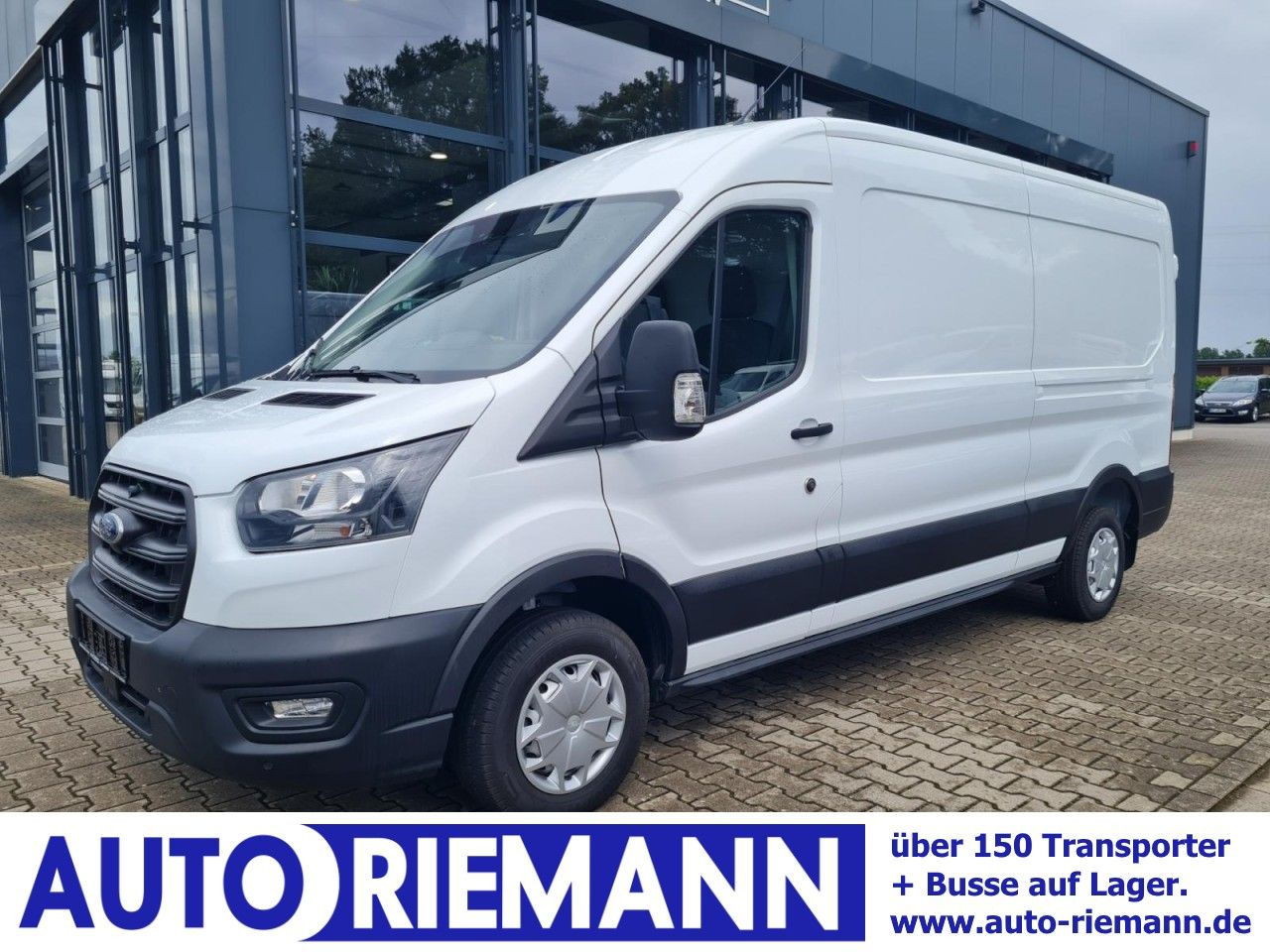 Ford Transit 350 Kasten TDCi L3H2 Trend Automatik - Furgon: 1 kép. Ford Transit 350 Kasten TDCi L3H2 Trend Automatik - Furgon: 1 kép.