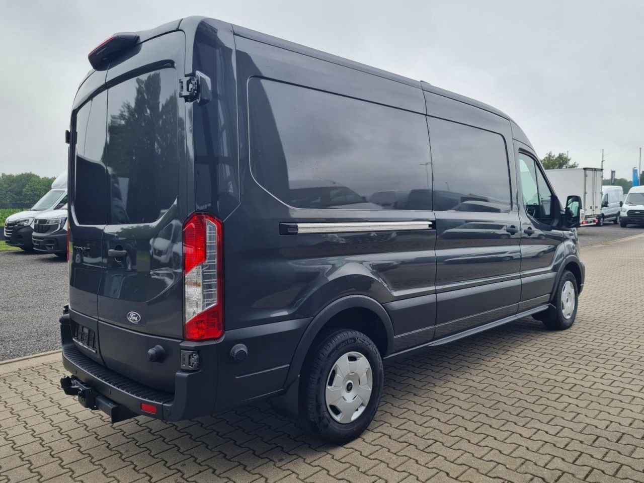 Ford Transit 350 Kasten TDCi L3H2 Trend KAMERA AHK - Furgon: 4 kép. Ford Transit 350 Kasten TDCi L3H2 Trend KAMERA AHK - Furgon: 4 kép.