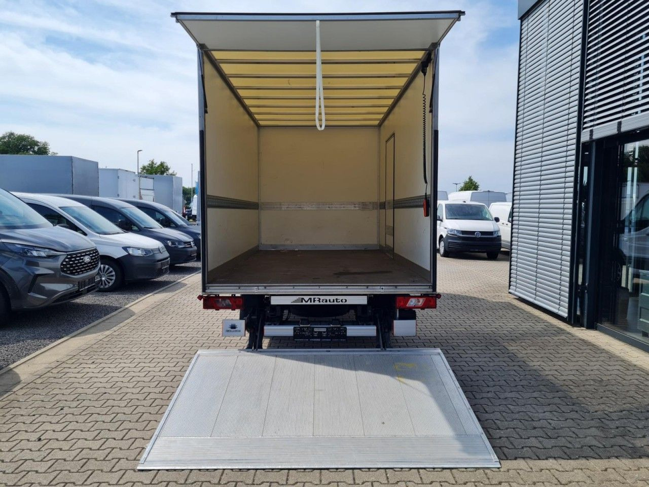 Ford Transit 350 Koffer mit LBW TDCi Trend KLIMA AUTO - Dobozos kisteherautó: 4 kép. Ford Transit 350 Koffer mit LBW TDCi Trend KLIMA AUTO - Dobozos kisteherautó: 4 kép.