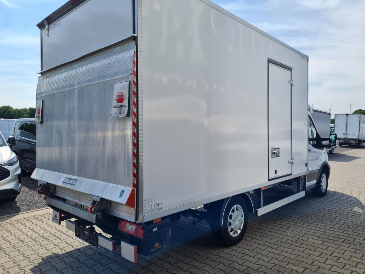 Ford Transit 350 Koffer mit LBW TDCi Trend KLIMA AUTO - Dobozos kisteherautó: 3 kép. Ford Transit 350 Koffer mit LBW TDCi Trend KLIMA AUTO - Dobozos kisteherautó: 3 kép.