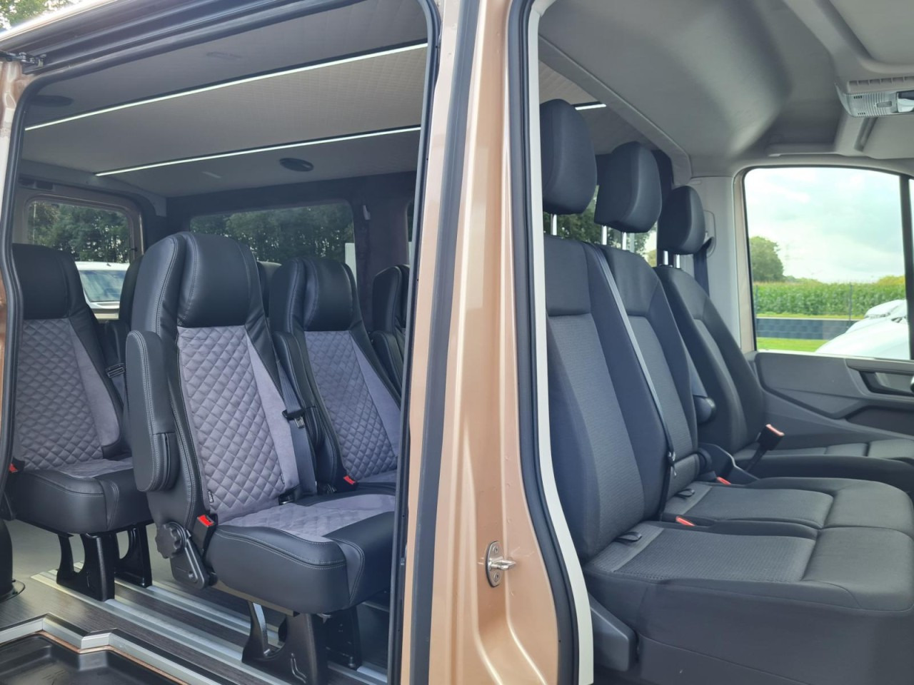 Man TGE 3.180 TDi Kombi 9 Sitze ALU KAMERA LED LEDER Sonderumbau - Minibusz, Kisbusz: 4 kép. Man TGE 3.180 TDi Kombi 9 Sitze ALU KAMERA LED LEDER Sonderumbau - Minibusz, Kisbusz: 4 kép.