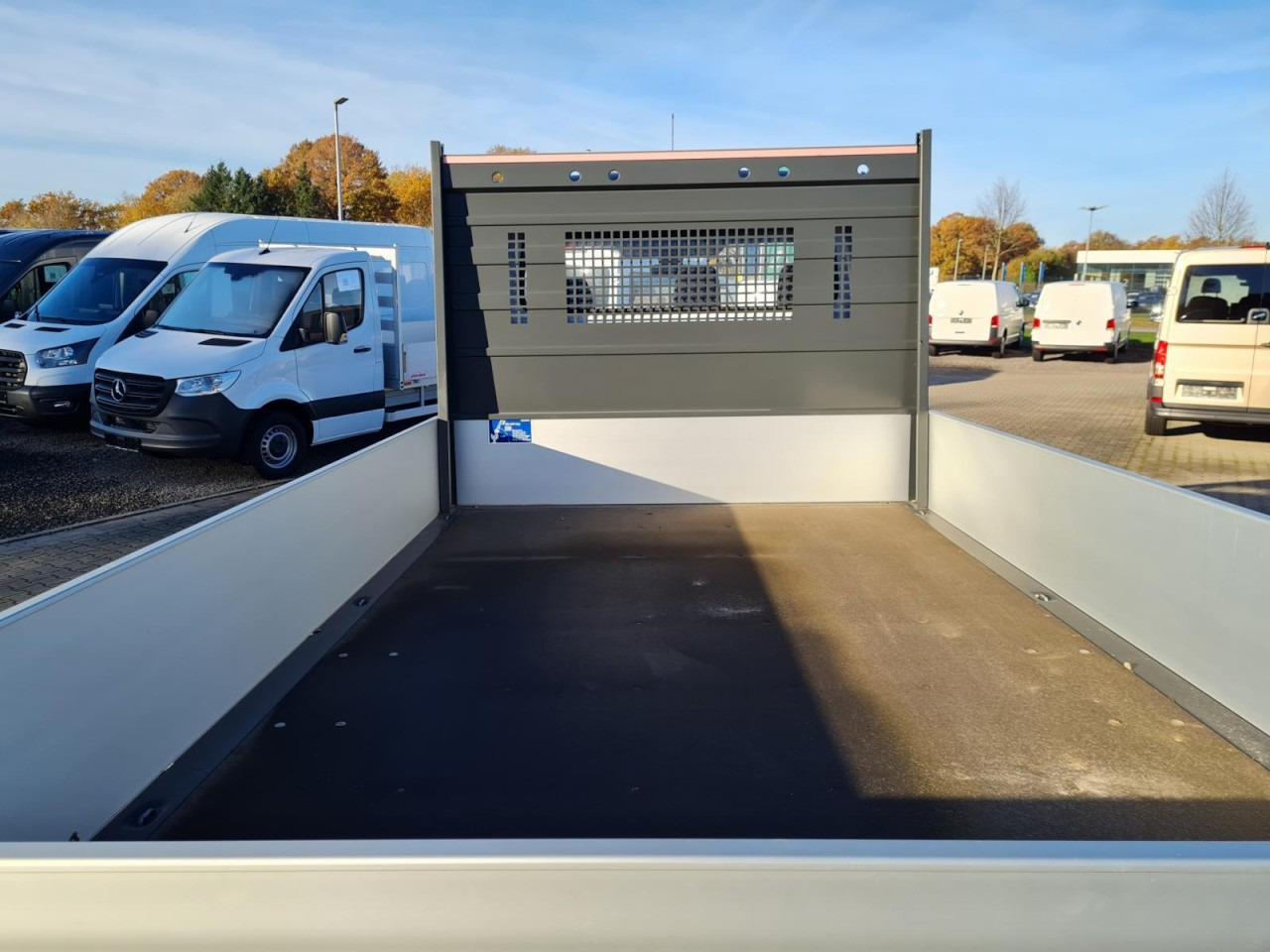 Mercedes-Benz Sprinter 315 CDI Pritsche RWD AHK TEMPOMAT MBux - Platós kisteherautó: 3 kép. Mercedes-Benz Sprinter 315 CDI Pritsche RWD AHK TEMPOMAT MBux - Platós kisteherautó: 3 kép.