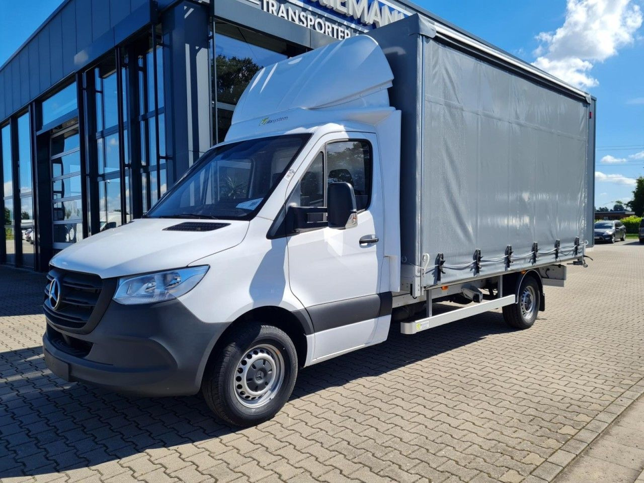Mercedes-Benz Sprinter 315 Cdi Pritsche Schiebe Plane RWD - Ponyvás kisteherautó: 2 kép. Mercedes-Benz Sprinter 315 Cdi Pritsche Schiebe Plane RWD - Ponyvás kisteherautó: 2 kép.
