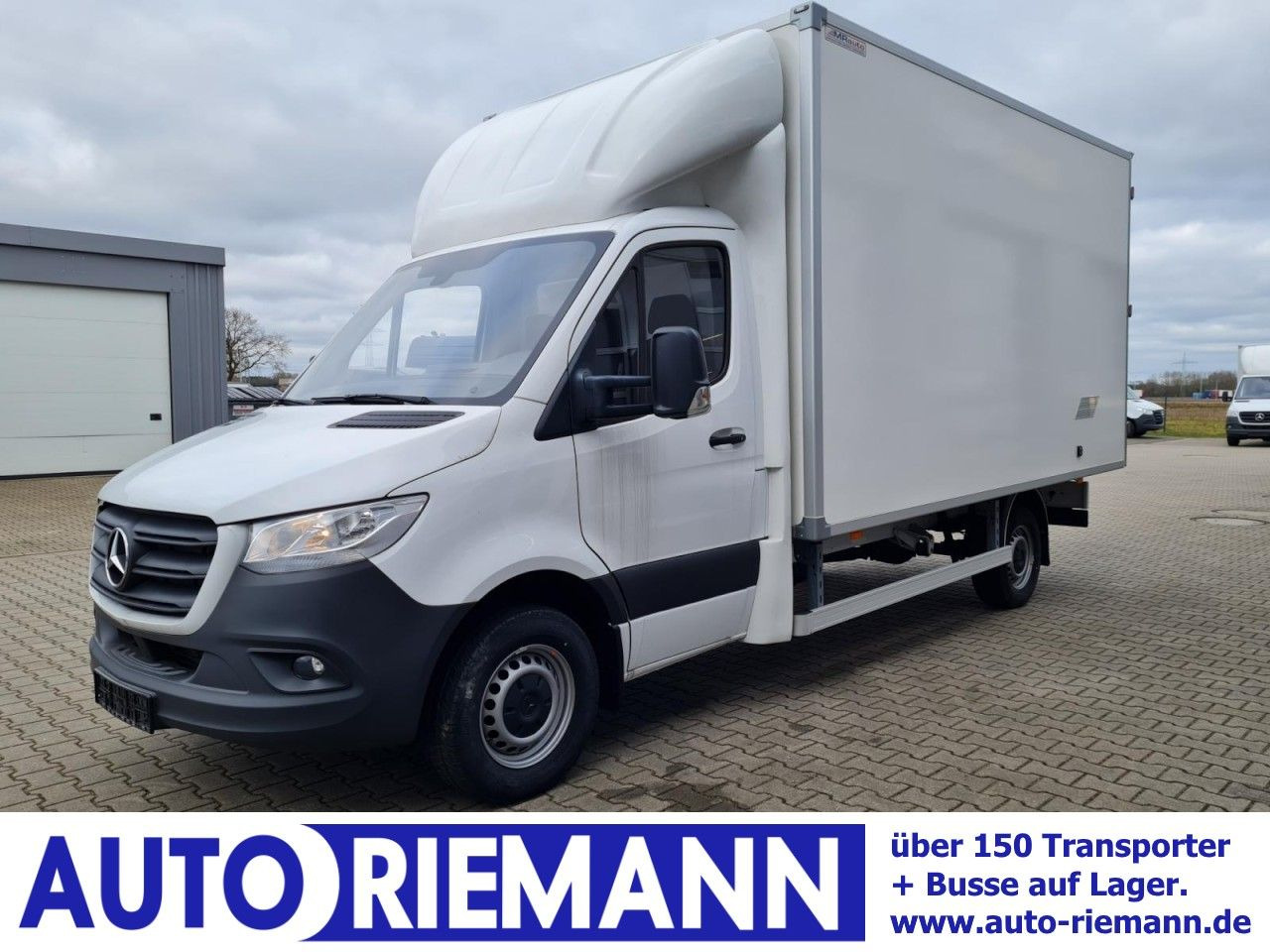 Mercedes-Benz Sprinter 315 Koffer lang MBux KLIMA NAVI TEMPOMA - Dobozos kisteherautó: 1 kép. Mercedes-Benz Sprinter 315 Koffer lang MBux KLIMA NAVI TEMPOMA - Dobozos kisteherautó: 1 kép.