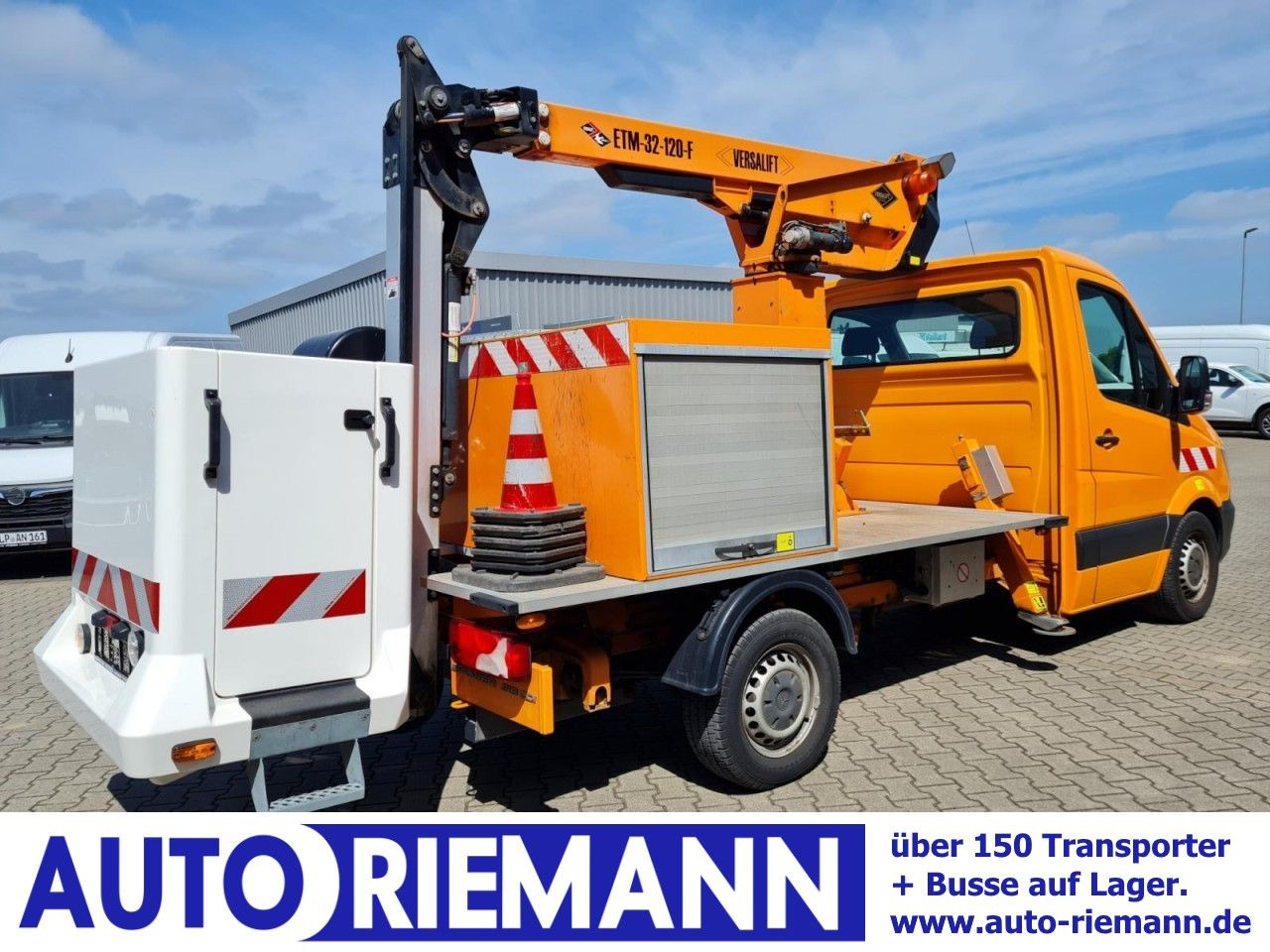 Mercedes-Benz Sprinter 316 CDI Hubarbeitsbühne 12m Korb isolie - Emelőkosaras teherautó: 1 kép. Mercedes-Benz Sprinter 316 CDI Hubarbeitsbühne 12m Korb isolie - Emelőkosaras teherautó: 1 kép.