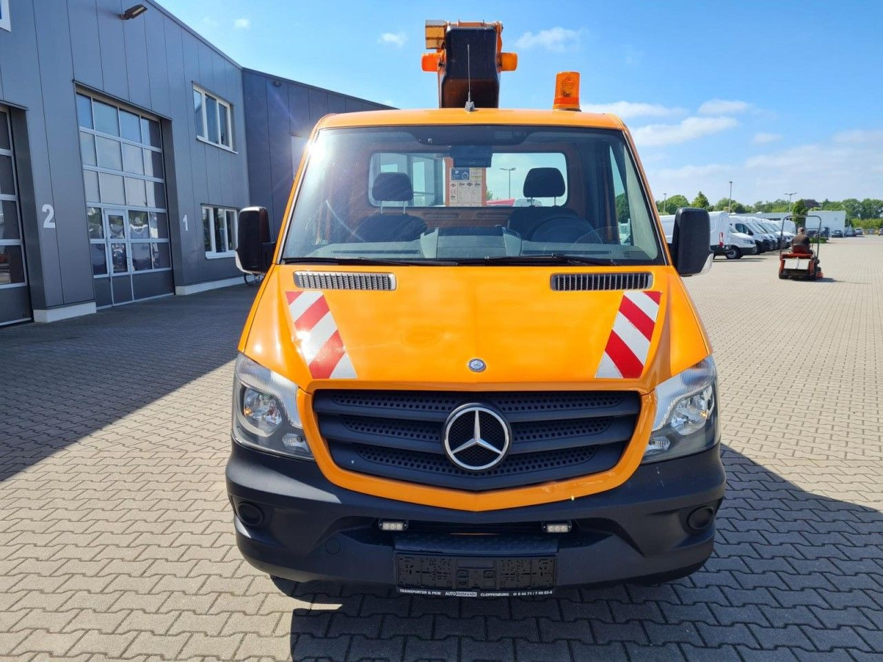 Mercedes-Benz Sprinter 316 CDI Hubarbeitsbühne 12m Korb isolie - Emelőkosaras teherautó: 3 kép. Mercedes-Benz Sprinter 316 CDI Hubarbeitsbühne 12m Korb isolie - Emelőkosaras teherautó: 3 kép.