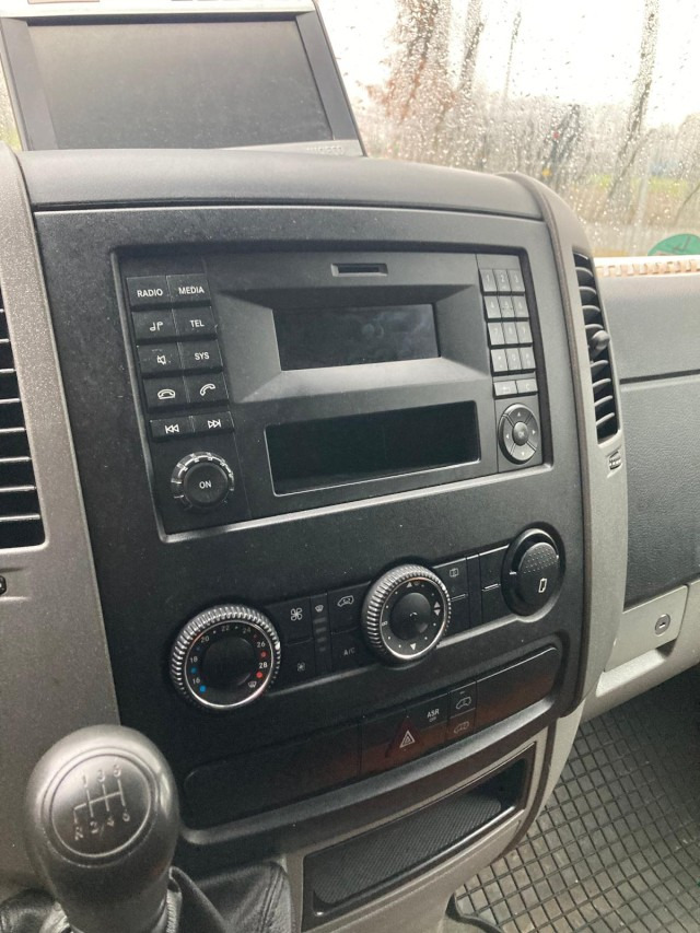 Mercedes-Benz Sprinter 316 CDI Kasten Hubarbeitsbühne KLIMA - Emelőkosaras teherautó: 5 kép. Mercedes-Benz Sprinter 316 CDI Kasten Hubarbeitsbühne KLIMA - Emelőkosaras teherautó: 5 kép.