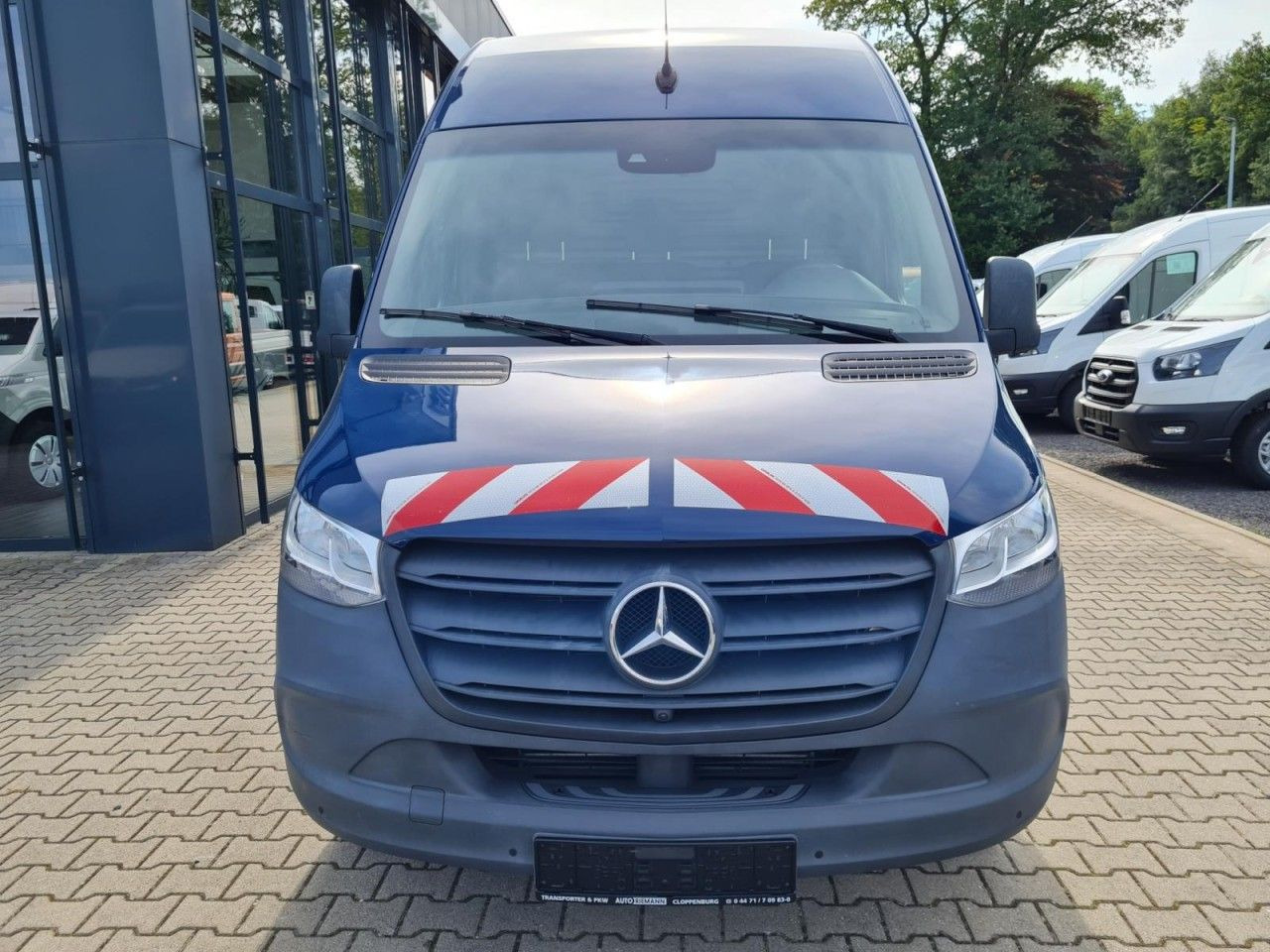 Mercedes-Benz Sprinter 316 Kasten CDI MR AHK Tachograf MBUX - Furgon: 2 kép. Mercedes-Benz Sprinter 316 Kasten CDI MR AHK Tachograf MBUX - Furgon: 2 kép.