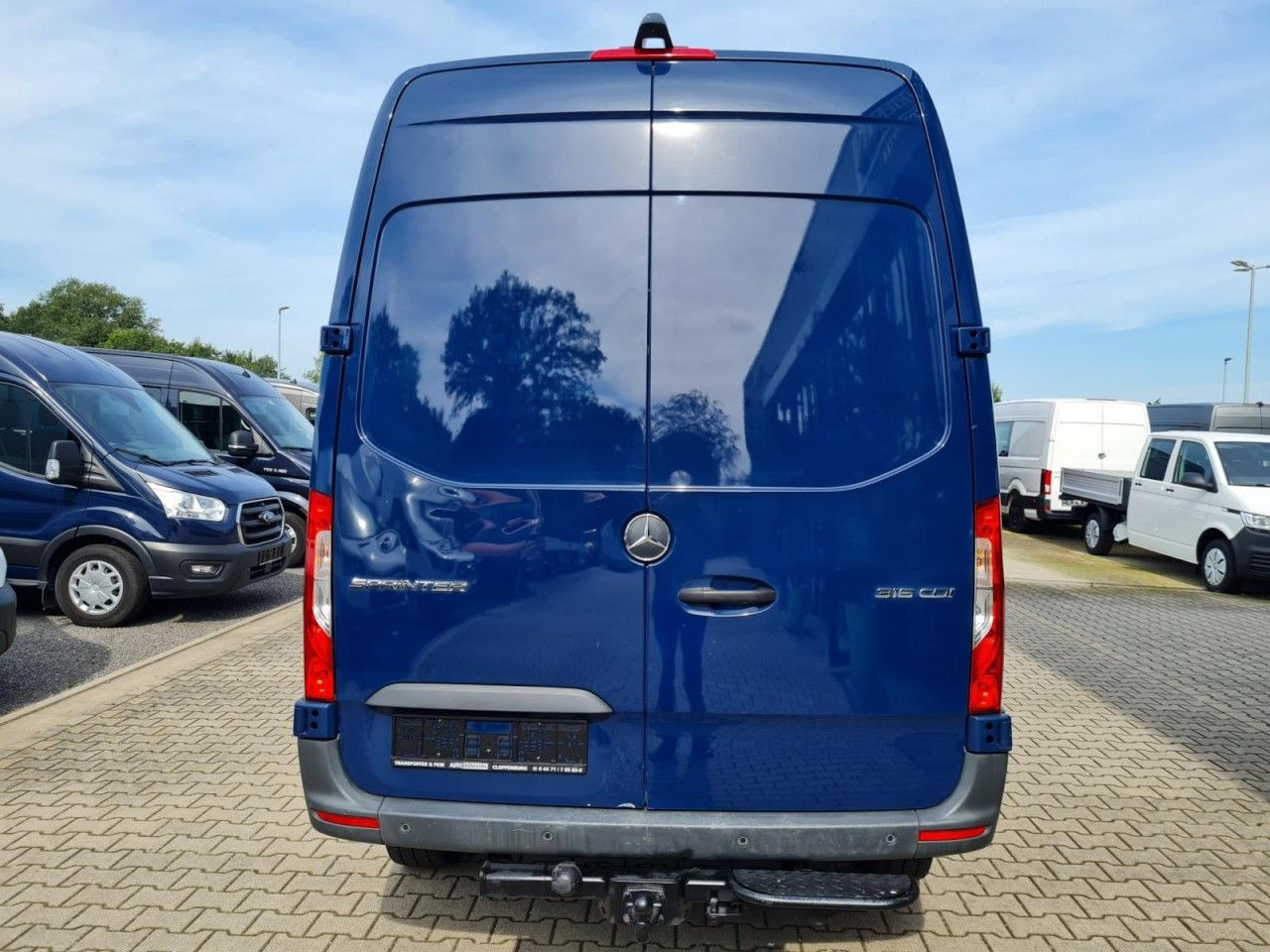 Mercedes-Benz Sprinter 316 Kasten CDI MR RWD AHK MBUX KAMERA - Furgon: 5 kép. Mercedes-Benz Sprinter 316 Kasten CDI MR RWD AHK MBUX KAMERA - Furgon: 5 kép.
