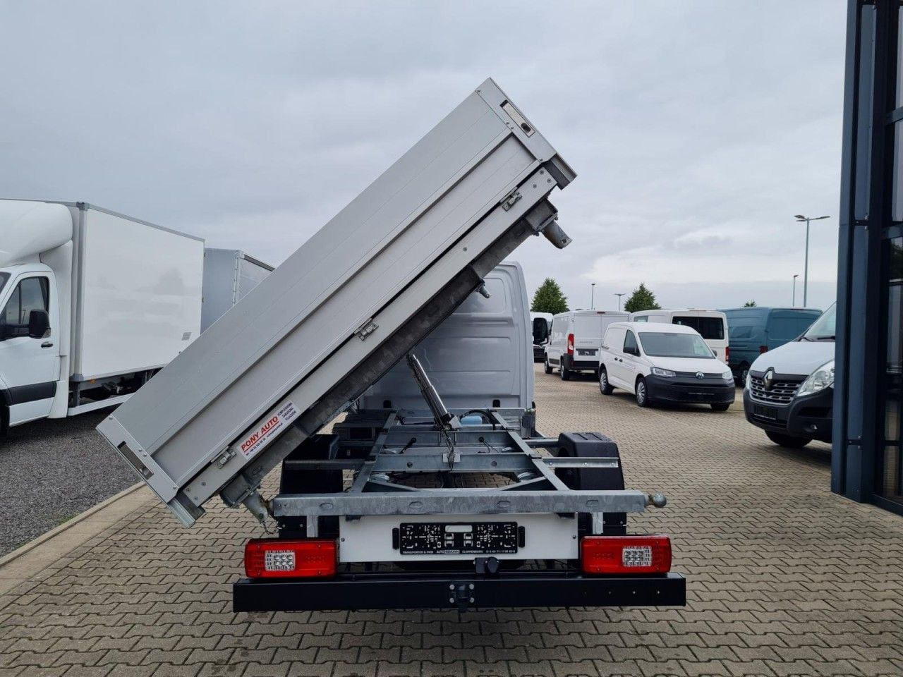 Billenőplatós kisteherautó Mercedes-Benz Sprinter 317 CDI 3 Seiten kipper RWD AHK LED NAV: 8 kép.