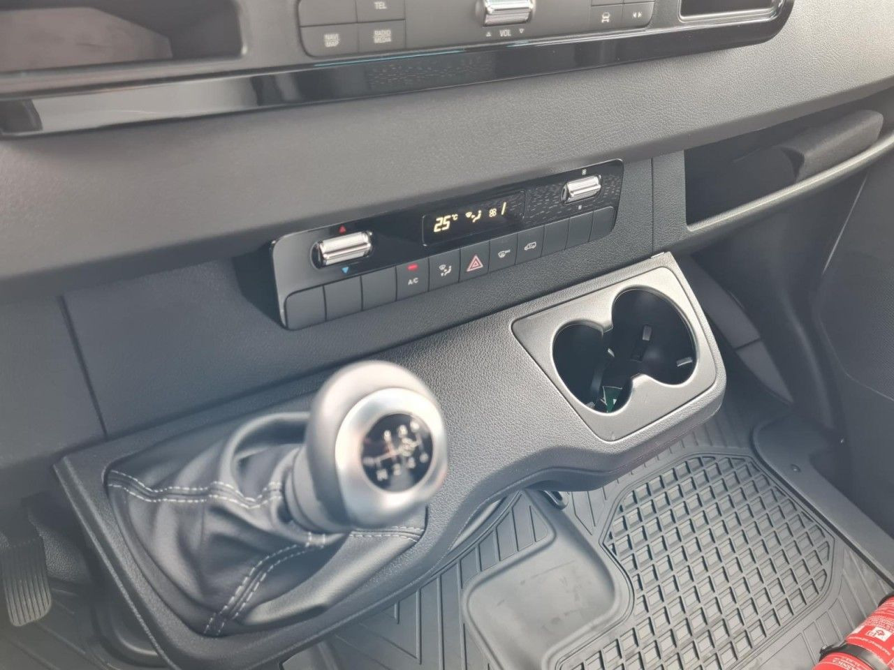 Billenőplatós kisteherautó Mercedes-Benz Sprinter 317 CDI 3 Seiten kipper RWD AHK LED NAV: 17 kép.