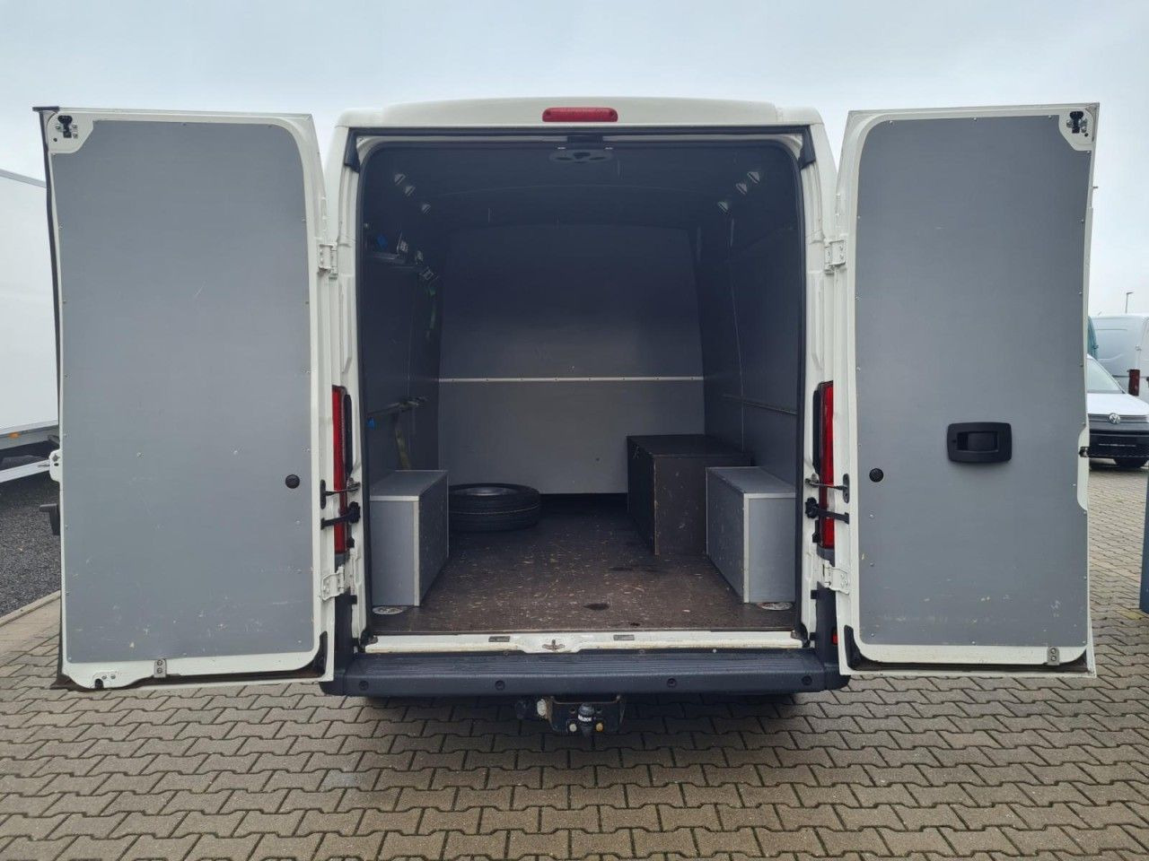 Peugeot Boxer Kasten L3H2 Doka 6-Sitze AHK PDC KLIMA - Kis furgon, Duplakabinos kisteherautó: 5 kép. Peugeot Boxer Kasten L3H2 Doka 6-Sitze AHK PDC KLIMA - Kis furgon, Duplakabinos kisteherautó: 5 kép.
