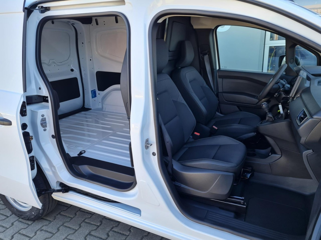 Renault Kangoo Van Kasten L1H1 TCe 1.3i KLIMA PDC TEMPOMAT - Kis furgon: 4 kép. Renault Kangoo Van Kasten L1H1 TCe 1.3i KLIMA PDC TEMPOMAT - Kis furgon: 4 kép.