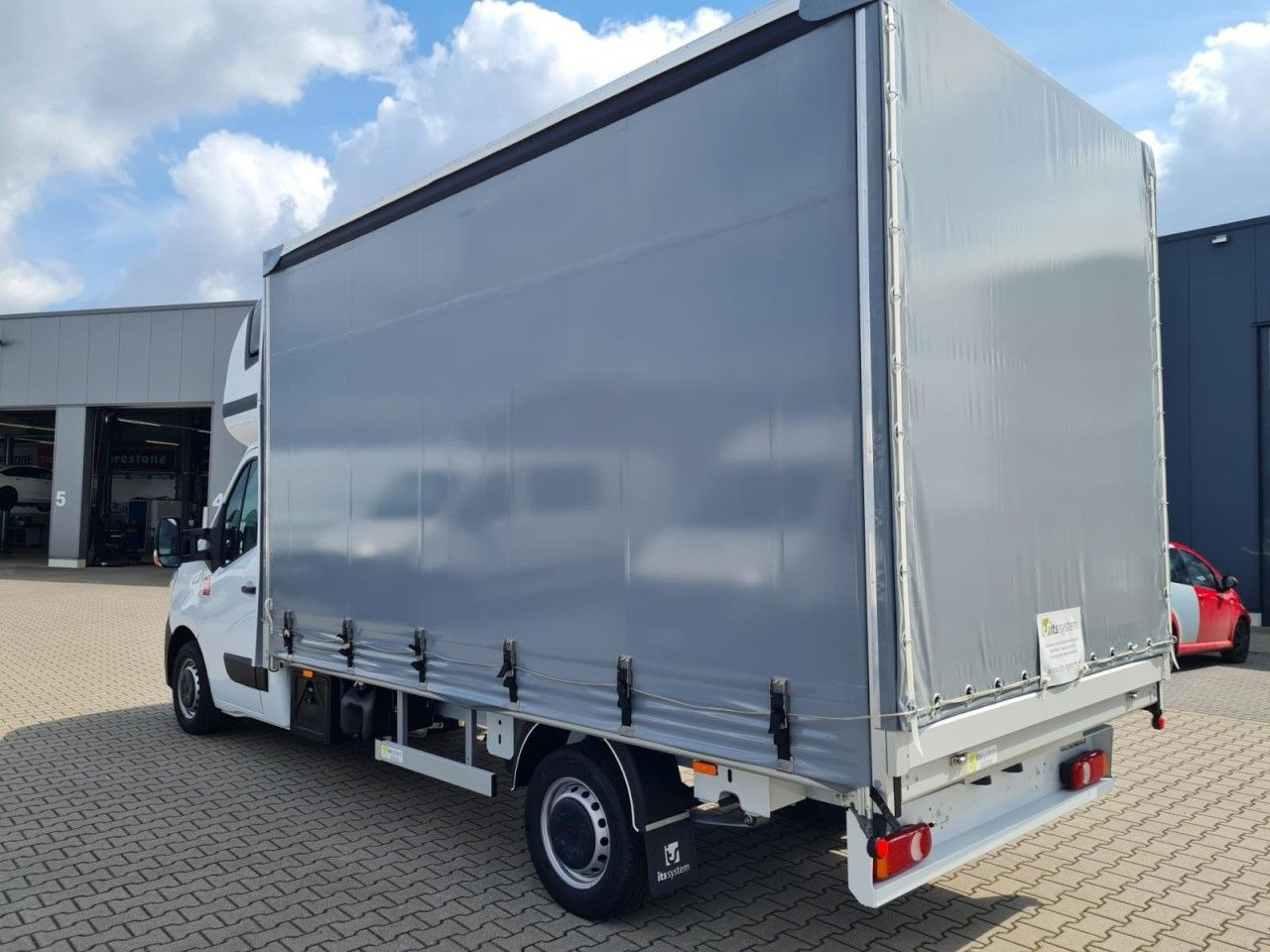 Renault Master 3,5 Pritsche Schiebe Plane Schlafkab. - Ponyvás kisteherautó: 5 kép. Renault Master 3,5 Pritsche Schiebe Plane Schlafkab. - Ponyvás kisteherautó: 5 kép.