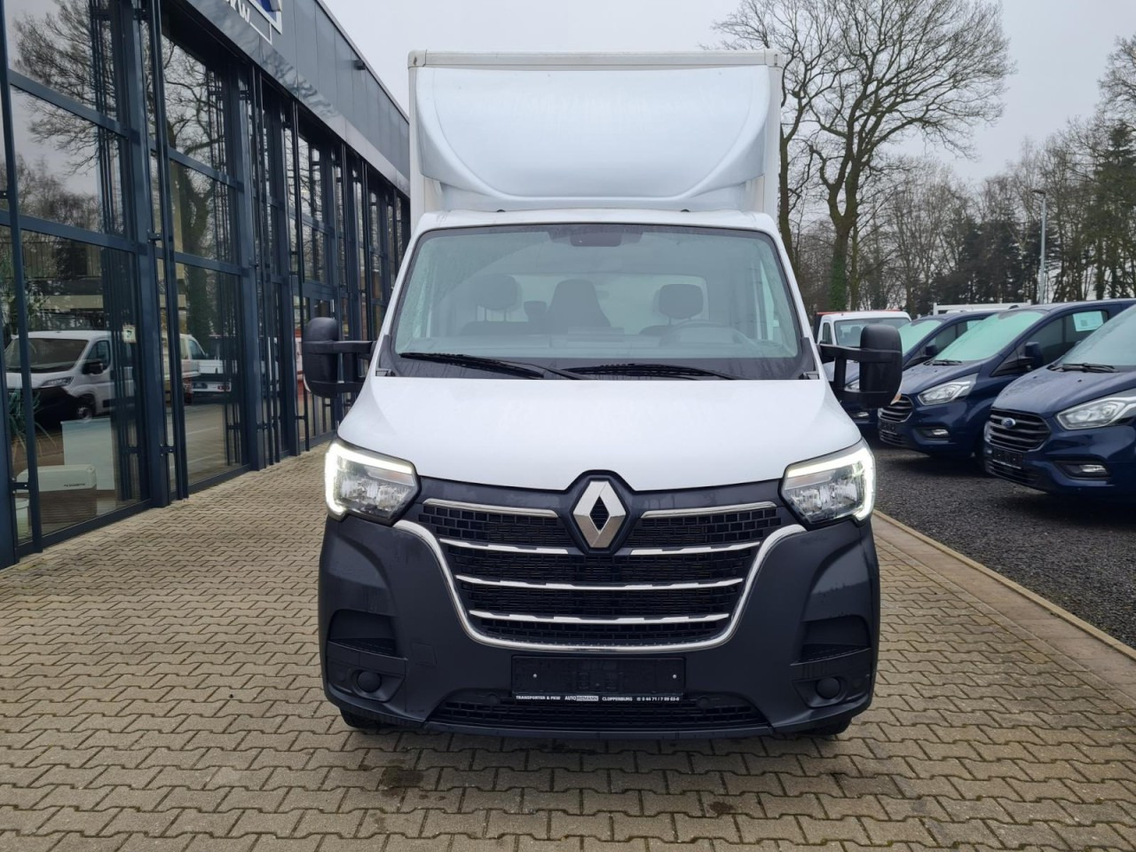 Renault Master 3.5t Möbel Koffer mit 10 Pal. Plätze TEMPOMAT - Dobozos kisteherautó: 2 kép. Renault Master 3.5t Möbel Koffer mit 10 Pal. Plätze TEMPOMAT - Dobozos kisteherautó: 2 kép.