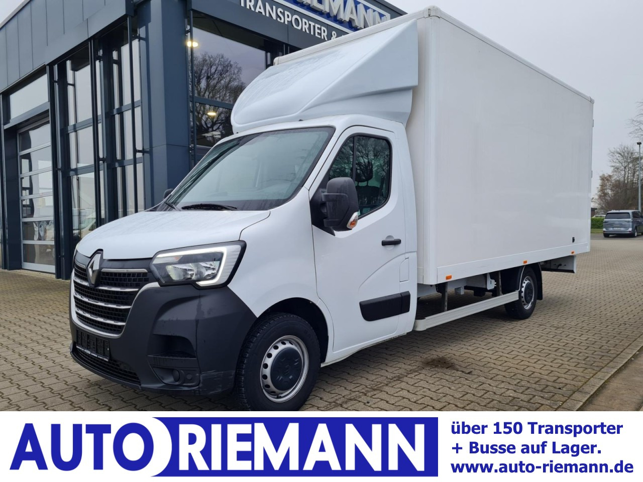 Renault Master 3.5t Möbel Koffer mit 10 Pal. Plätze TEMPOMAT - Dobozos kisteherautó: 1 kép. Renault Master 3.5t Möbel Koffer mit 10 Pal. Plätze TEMPOMAT - Dobozos kisteherautó: 1 kép.