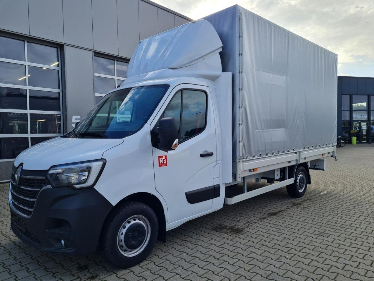 Renault Master 3,5t Pritsche Schiebe Plane ERGO TEMPOMAT - Ponyvás kisteherautó: 3 kép. Renault Master 3,5t Pritsche Schiebe Plane ERGO TEMPOMAT - Ponyvás kisteherautó: 3 kép.