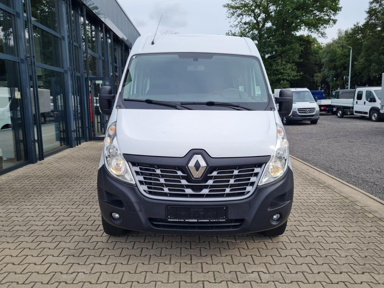 Renault Master 35 Kasten LR Doka 6-Sitze 4x4 Allrad AHK - Furgon, Duplakabinos kisteherautó: 2 kép. Renault Master 35 Kasten LR Doka 6-Sitze 4x4 Allrad AHK - Furgon, Duplakabinos kisteherautó: 2 kép.