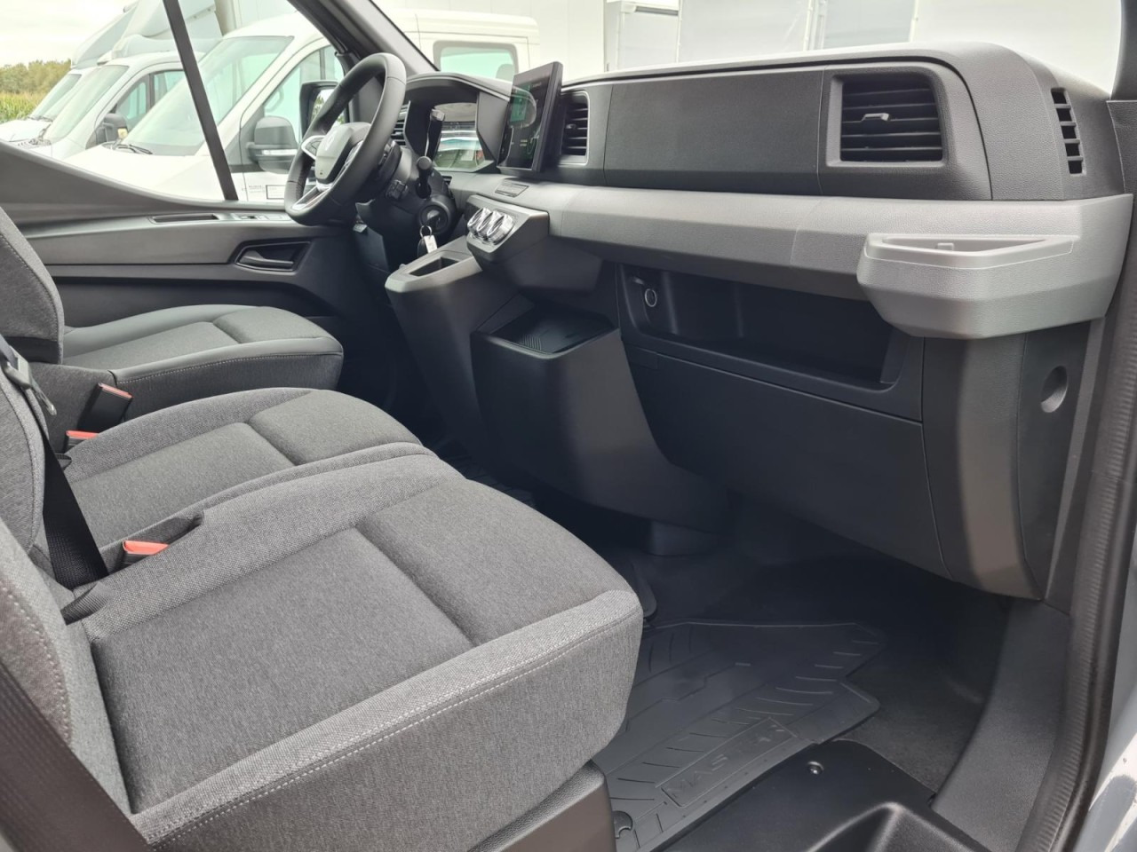 Renault Master 35 New Doka lang L3 AG Klima Komfort Tempomat lízing Renault Master 35 New Doka lang L3 AG Klima Komfort Tempomat: 14 kép.