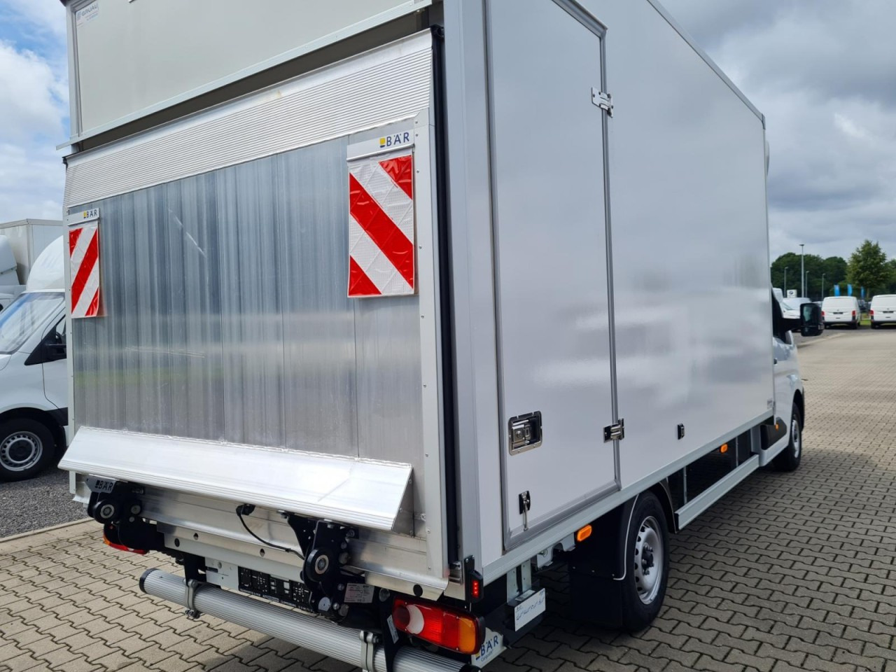 Renault Master 35 New Möbel Koffer LBW KLIMA TEMPOMAT - Dobozos kisteherautó: 4 kép. Renault Master 35 New Möbel Koffer LBW KLIMA TEMPOMAT - Dobozos kisteherautó: 4 kép.