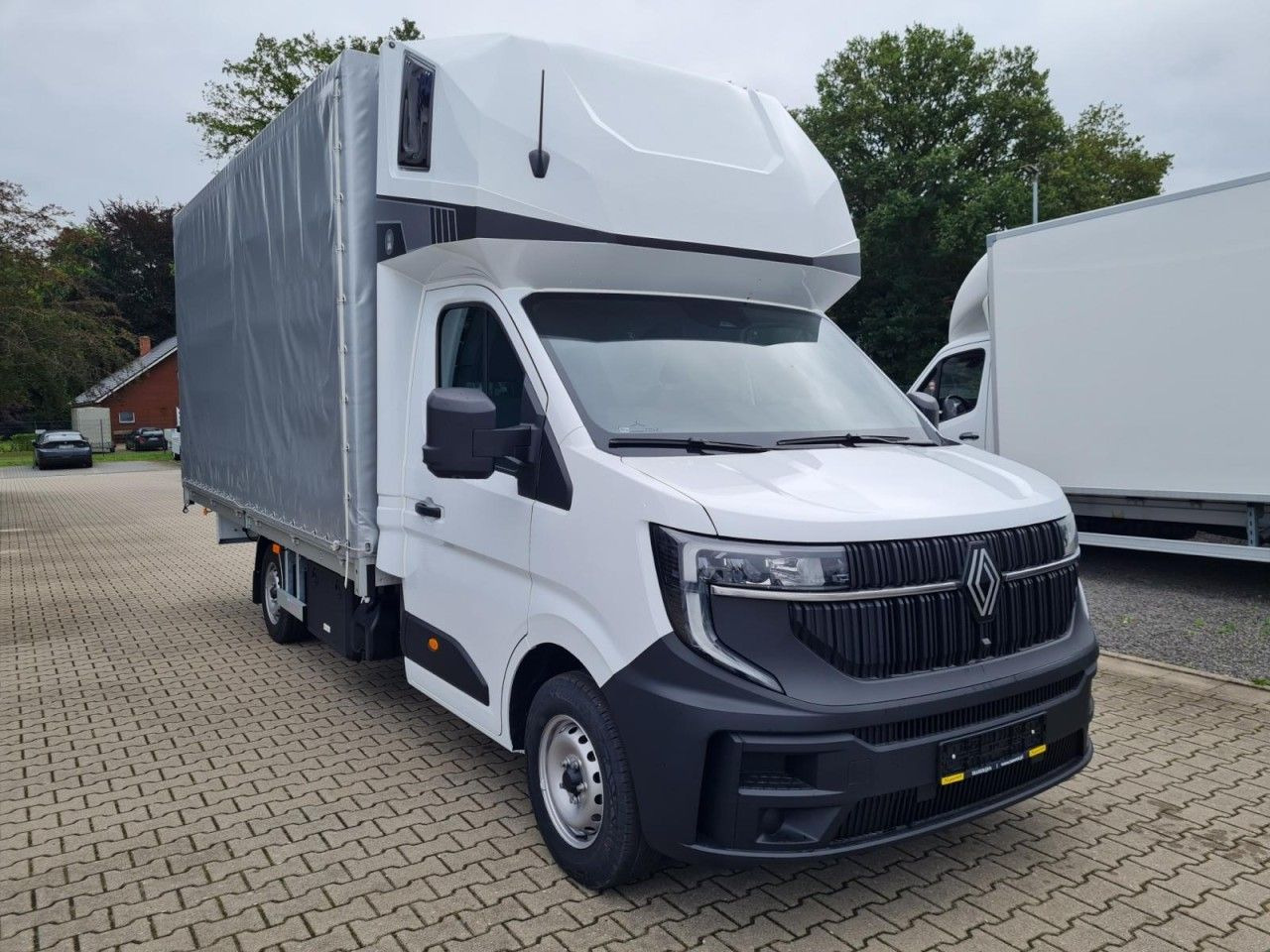 Renault Master 35 Pritsche Schiebe Plane Schlafkab Luftf - Ponyvás kisteherautó: 2 kép. Renault Master 35 Pritsche Schiebe Plane Schlafkab Luftf - Ponyvás kisteherautó: 2 kép.