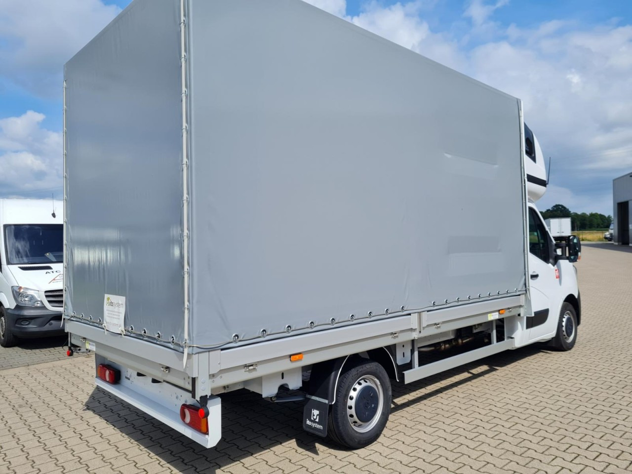 Renault Master 35 Pritsche Schiebe Plane Schlafkab. STHZ - Ponyvás kisteherautó: 4 kép. Renault Master 35 Pritsche Schiebe Plane Schlafkab. STHZ - Ponyvás kisteherautó: 4 kép.