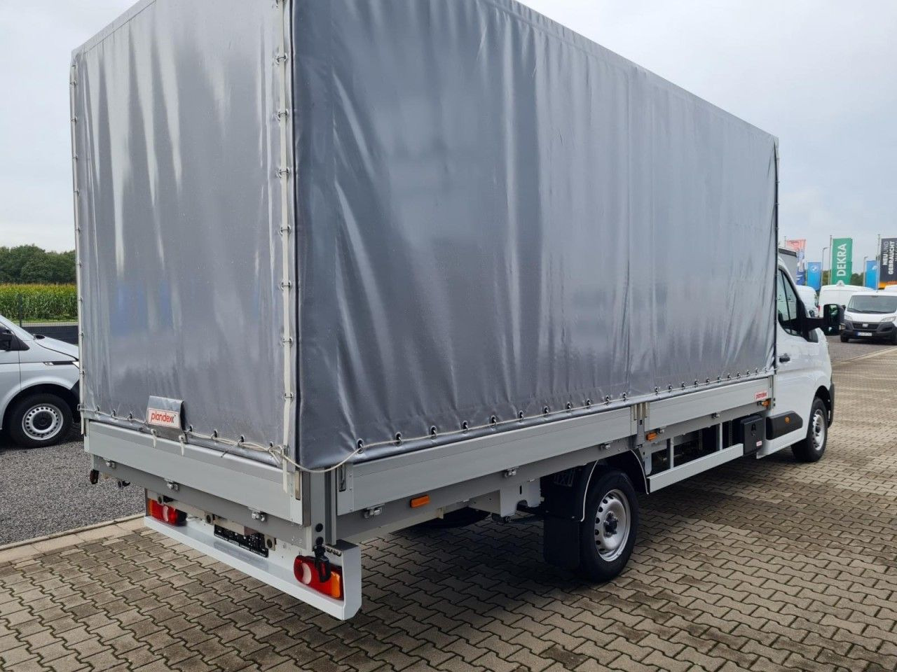 Renault Master 35 Pritsche Schiebe Plane dCi 170 10 Pal. - Ponyvás kisteherautó: 5 kép. Renault Master 35 Pritsche Schiebe Plane dCi 170 10 Pal. - Ponyvás kisteherautó: 5 kép.