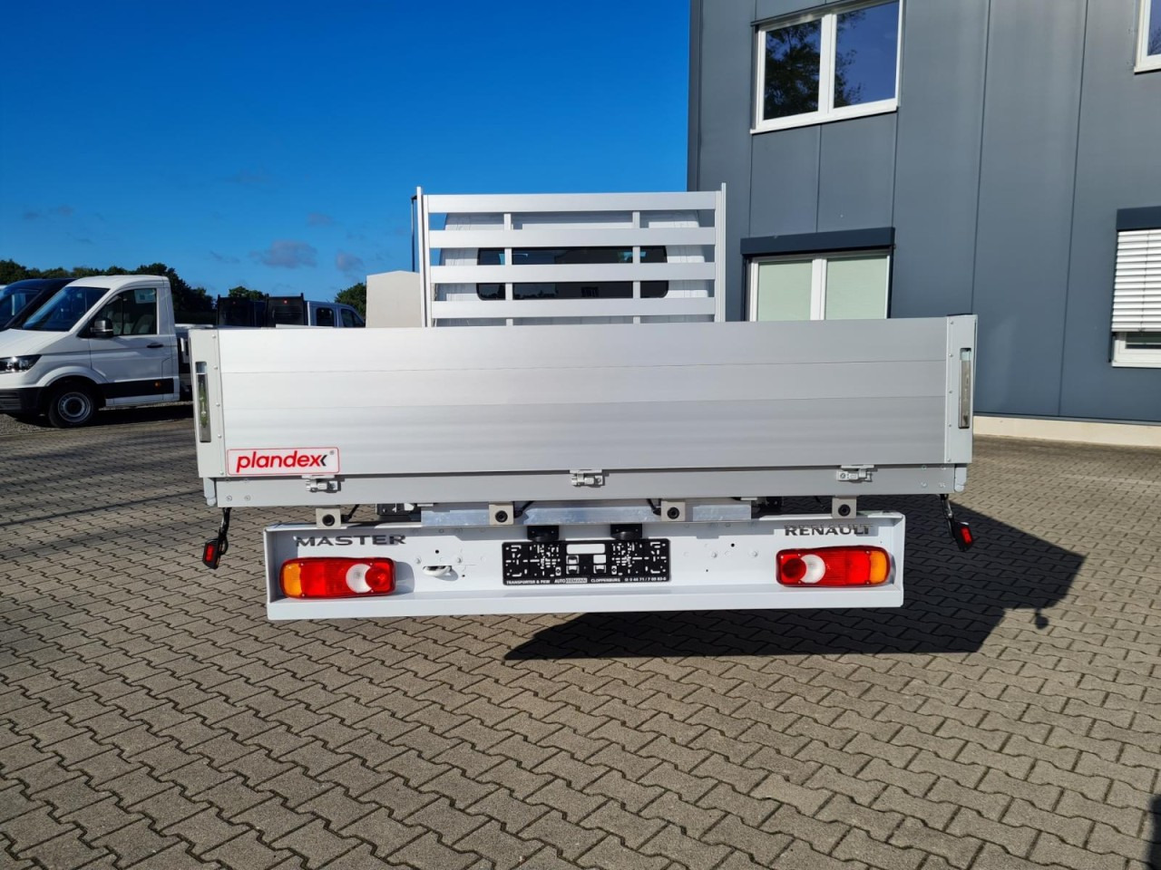Renault Master New 3,5t Doka dCi 170 L3H1 Lang - Platós kisteherautó, Duplakabinos kisteherautó: 5 kép. Renault Master New 3,5t Doka dCi 170 L3H1 Lang - Platós kisteherautó, Duplakabinos kisteherautó: 5 kép.