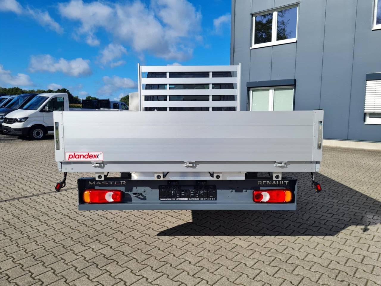 Renault Master New 3,5t Doka dCi 170 L3H1 Lang - Platós kisteherautó, Duplakabinos kisteherautó: 5 kép. Renault Master New 3,5t Doka dCi 170 L3H1 Lang - Platós kisteherautó, Duplakabinos kisteherautó: 5 kép.