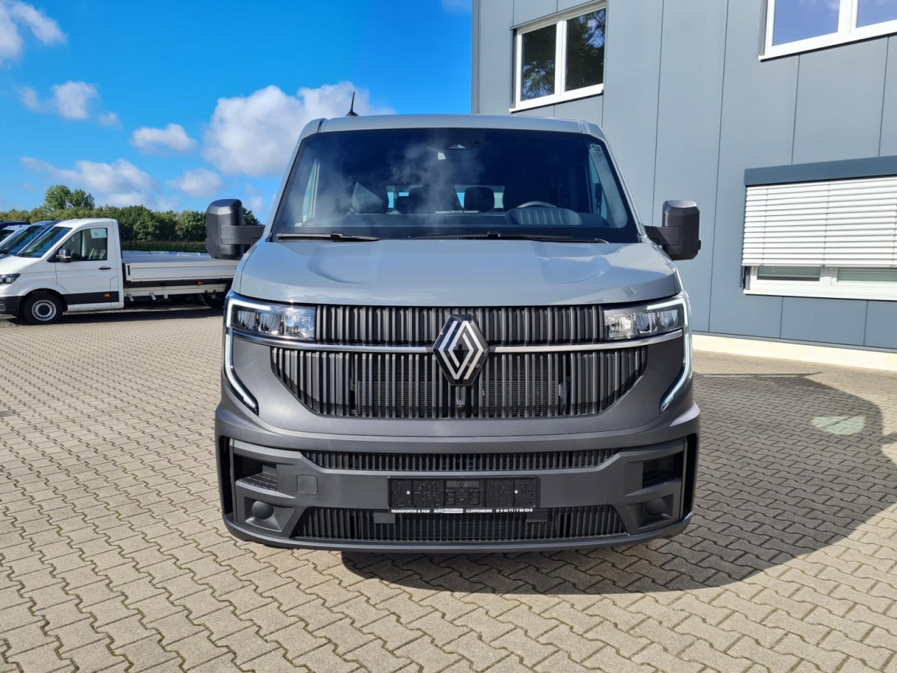 Renault Master New 35 Doka L3 lang KLIMA KOMFORT TEMPOMAT - Platós kisteherautó, Duplakabinos kisteherautó: 2 kép. Renault Master New 35 Doka L3 lang KLIMA KOMFORT TEMPOMAT - Platós kisteherautó, Duplakabinos kisteherautó: 2 kép.