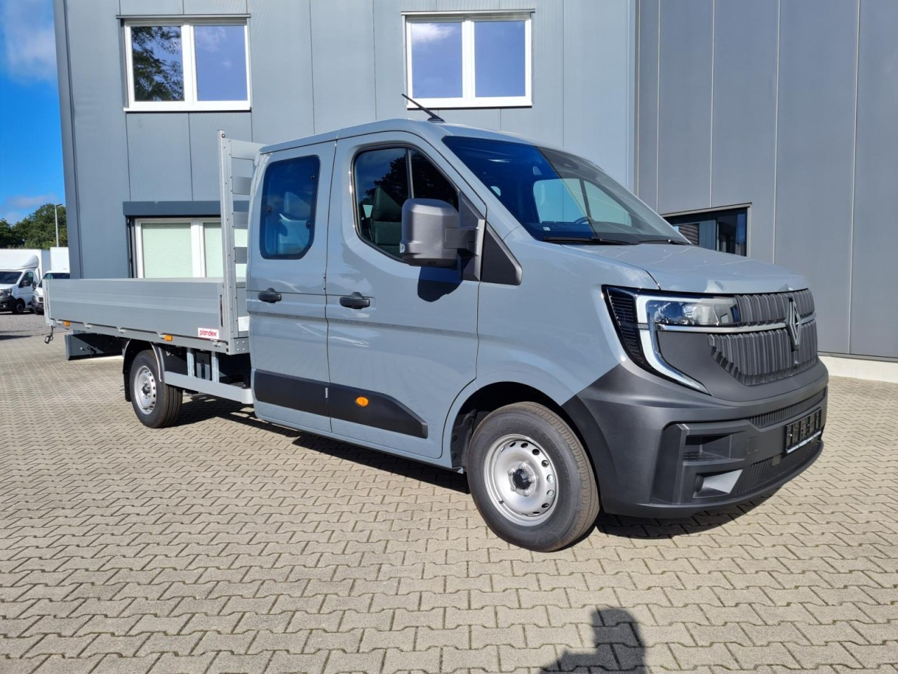 Renault Master New 35 Doka L3 lang KLIMA KOMFORT TEMPOMAT - Platós kisteherautó, Duplakabinos kisteherautó: 3 kép. Renault Master New 35 Doka L3 lang KLIMA KOMFORT TEMPOMAT - Platós kisteherautó, Duplakabinos kisteherautó: 3 kép.