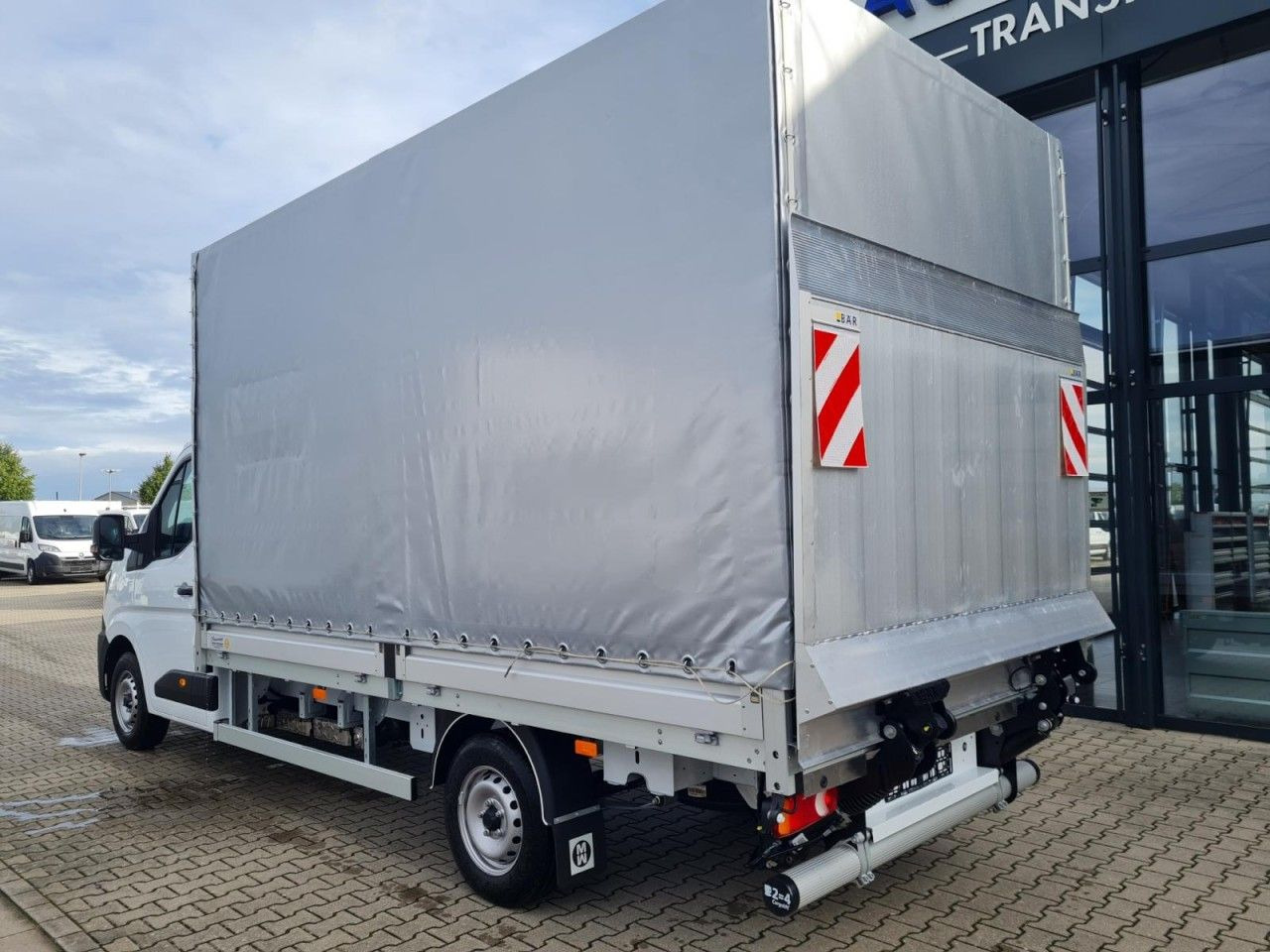 Renault Master Pritsche Schiebe Plane LBW Luftfederung lízing Renault Master Pritsche Schiebe Plane LBW Luftfederung: 8 kép.