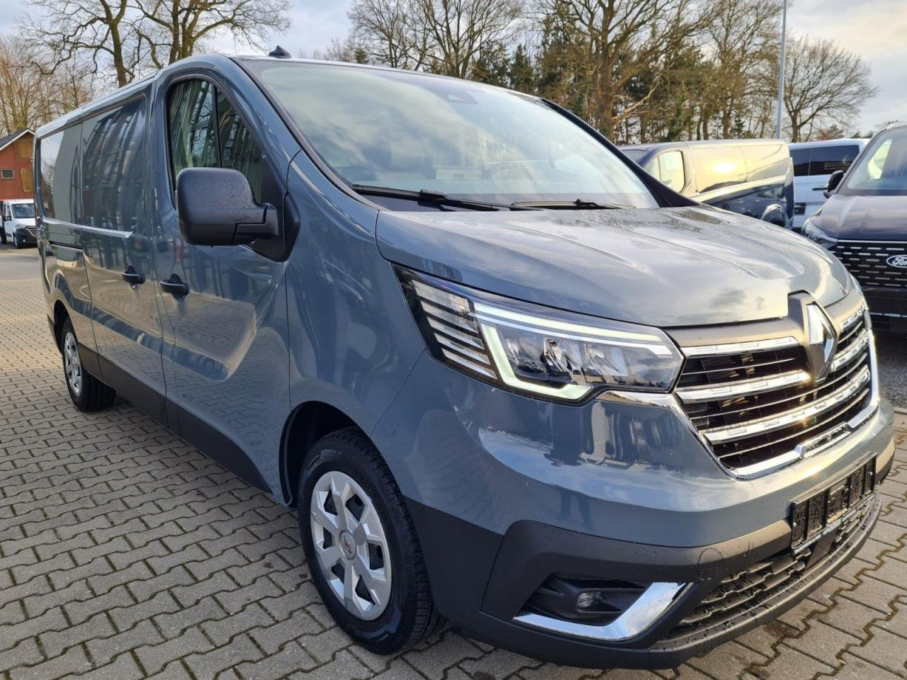 Renault Trafic Kasten 3,0t L2 LED AHK KLIMA PDC TEMPOMAT - Kis furgon: 3 kép. Renault Trafic Kasten 3,0t L2 LED AHK KLIMA PDC TEMPOMAT - Kis furgon: 3 kép.