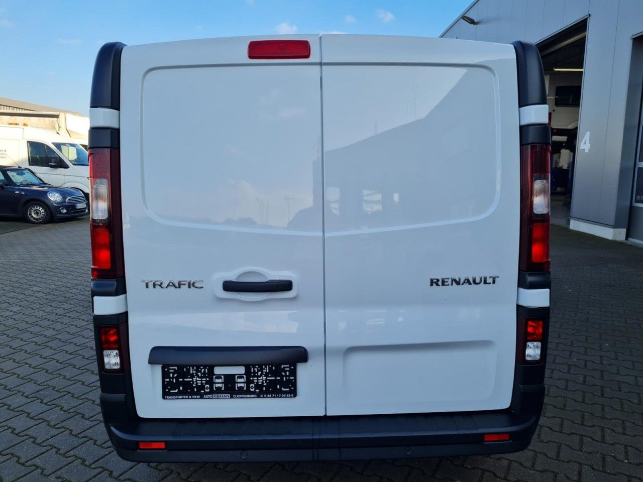 Renault Trafic Kühlkasten L2 Frischdienst 3.0to Tempomat - Kis furgon: 5 kép. Renault Trafic Kühlkasten L2 Frischdienst 3.0to Tempomat - Kis furgon: 5 kép.