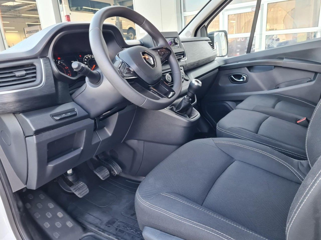 Kis furgon Renault Trafic Kühlkasten L2 Frischdienst 3.0to Tempomat: 8 kép.