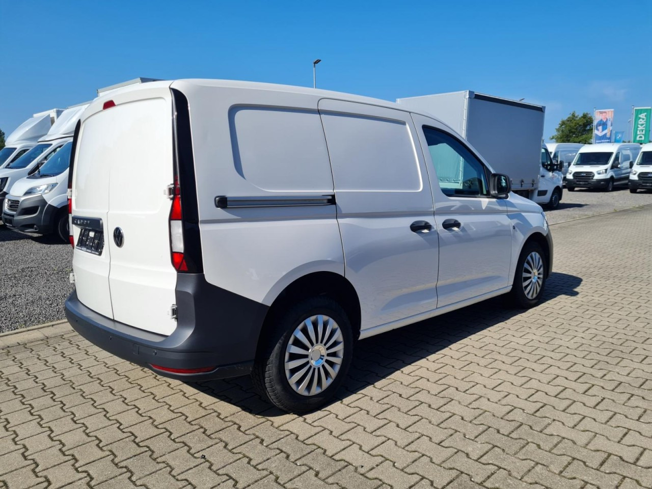 Volkswagen Caddy Cargo Kasten 2.0 TDI KLIMA KOMFORT PDC - Kis furgon: 3 kép. Volkswagen Caddy Cargo Kasten 2.0 TDI KLIMA KOMFORT PDC - Kis furgon: 3 kép.