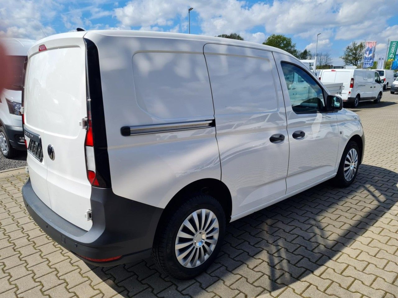 Volkswagen Caddy Kasten Cargo 2.0 TDI KLIMA KOMFORT PDC - Kis furgon: 4 kép. Volkswagen Caddy Kasten Cargo 2.0 TDI KLIMA KOMFORT PDC - Kis furgon: 4 kép.