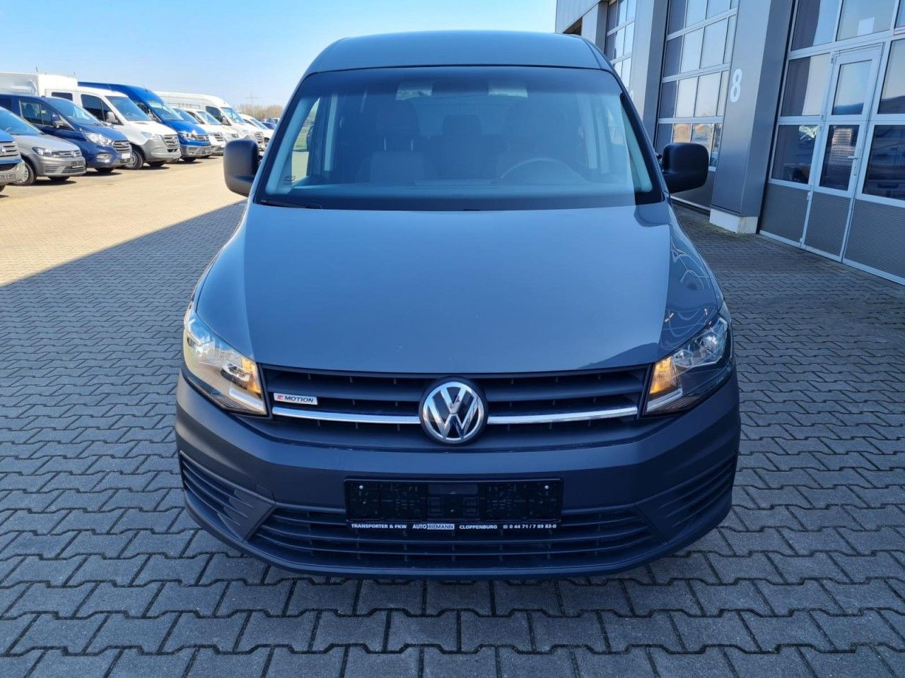 Volkswagen Caddy Kombi 4Motion TDi 5-Sitze KLIMA STHZ TEMPO - Kisbusz: 2 kép. Volkswagen Caddy Kombi 4Motion TDi 5-Sitze KLIMA STHZ TEMPO - Kisbusz: 2 kép.