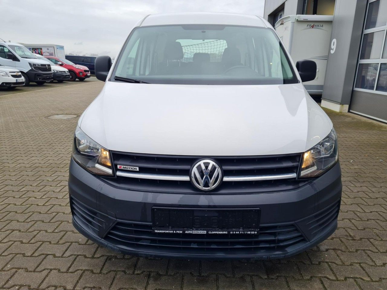 Volkswagen Caddy Maxi Kasten Doka Kombi 4Motion TDI KLIMA - Kis furgon: 3 kép. Volkswagen Caddy Maxi Kasten Doka Kombi 4Motion TDI KLIMA - Kis furgon: 3 kép.